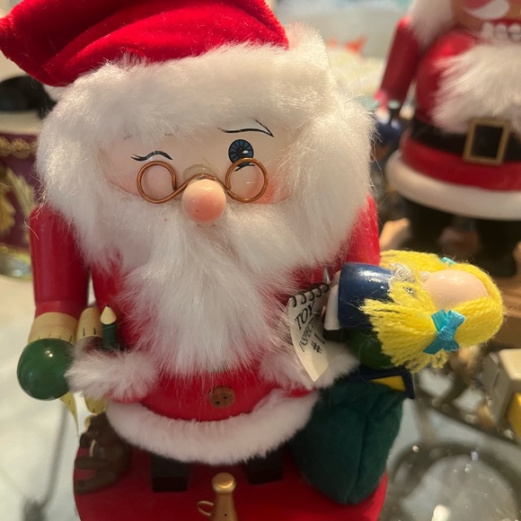 Santas Workshop 10th anniversary Piece - Picture 1 of 5